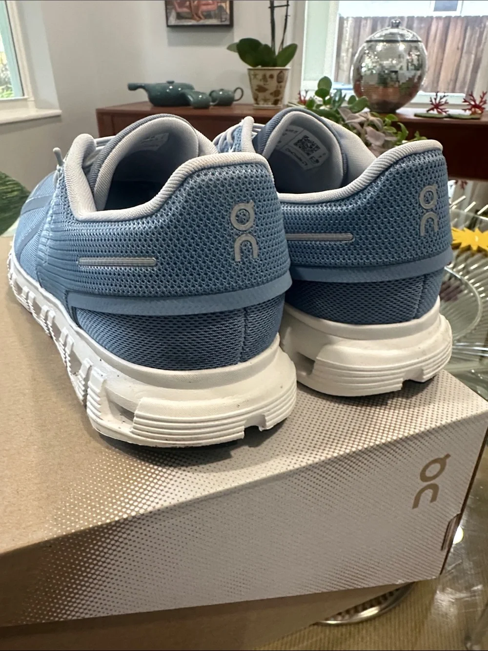 On Running Cloud 6 Men's Sneakers in Light Blue and White
